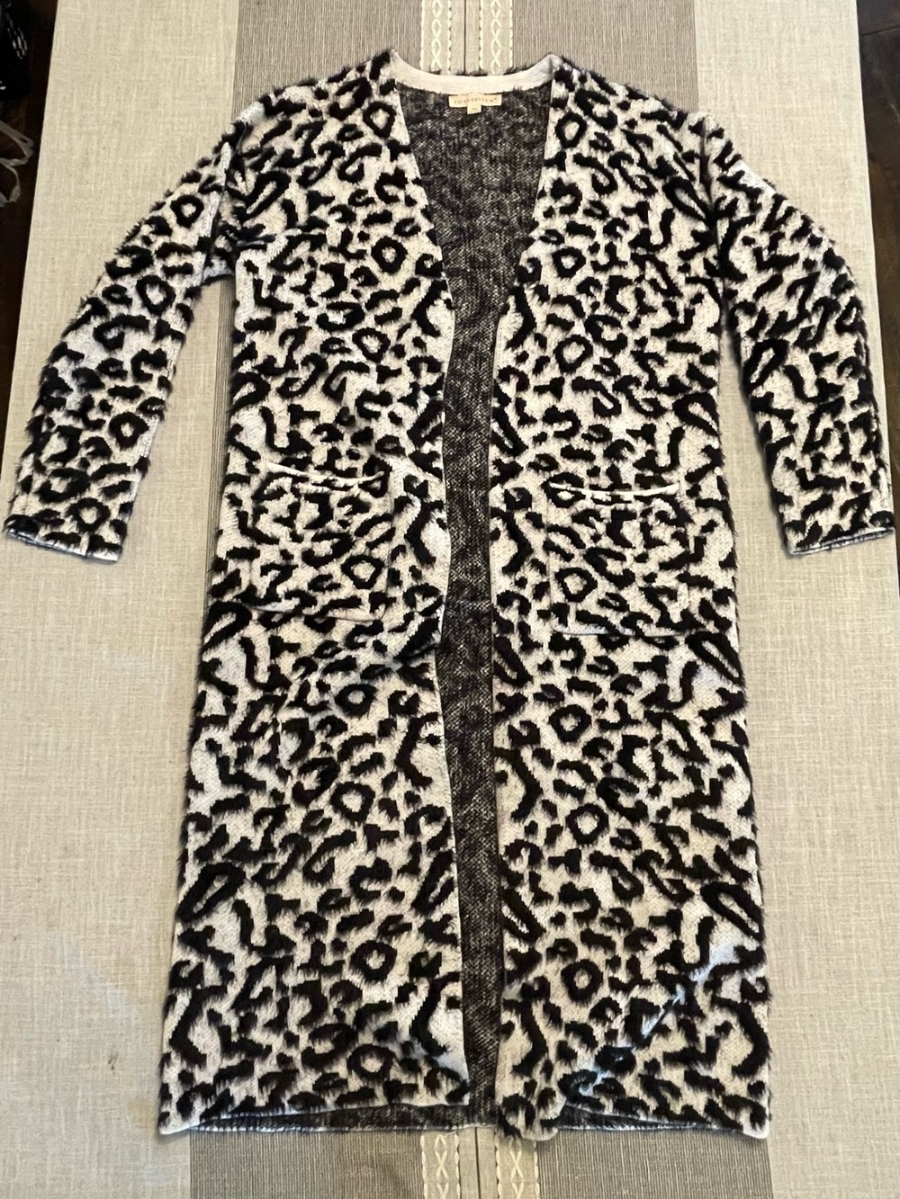 Love Stitch Snow Leopard Duster